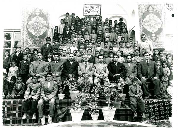 تصویری قدیمی از دبستان حافظ 1321-1322